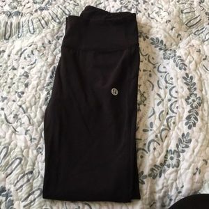 Black lululemon leggings
